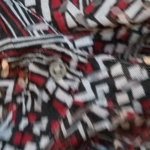 Ruby RD blouse size 24w in red and black and white geometric patterns worn once - Picture 4 of 5